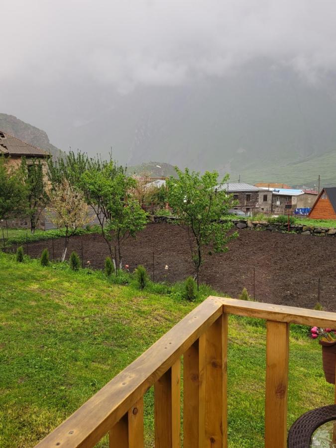 Pine Chalet Kazbegi Exterior foto