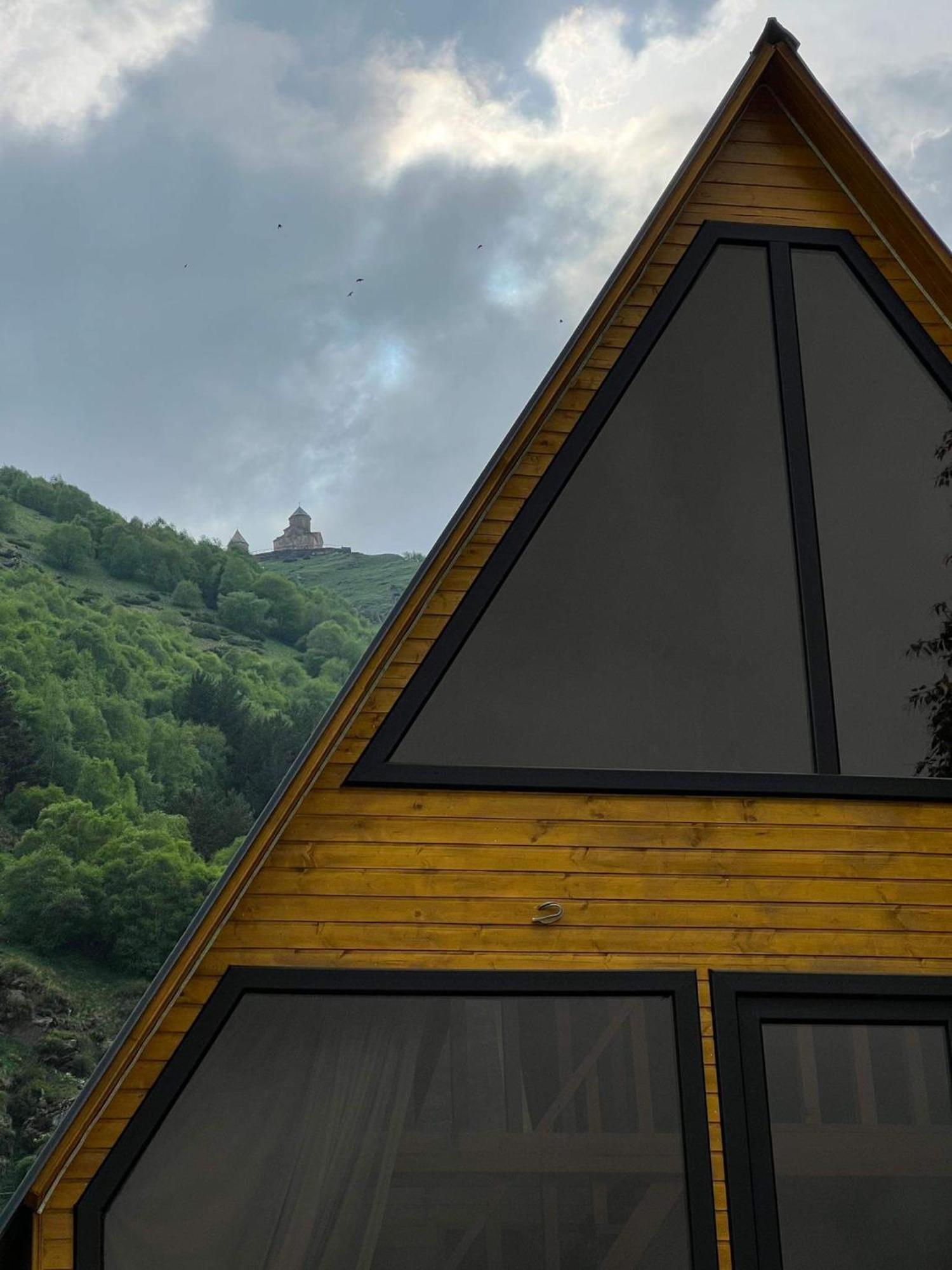 Pine Chalet Kazbegi Zimmer foto
