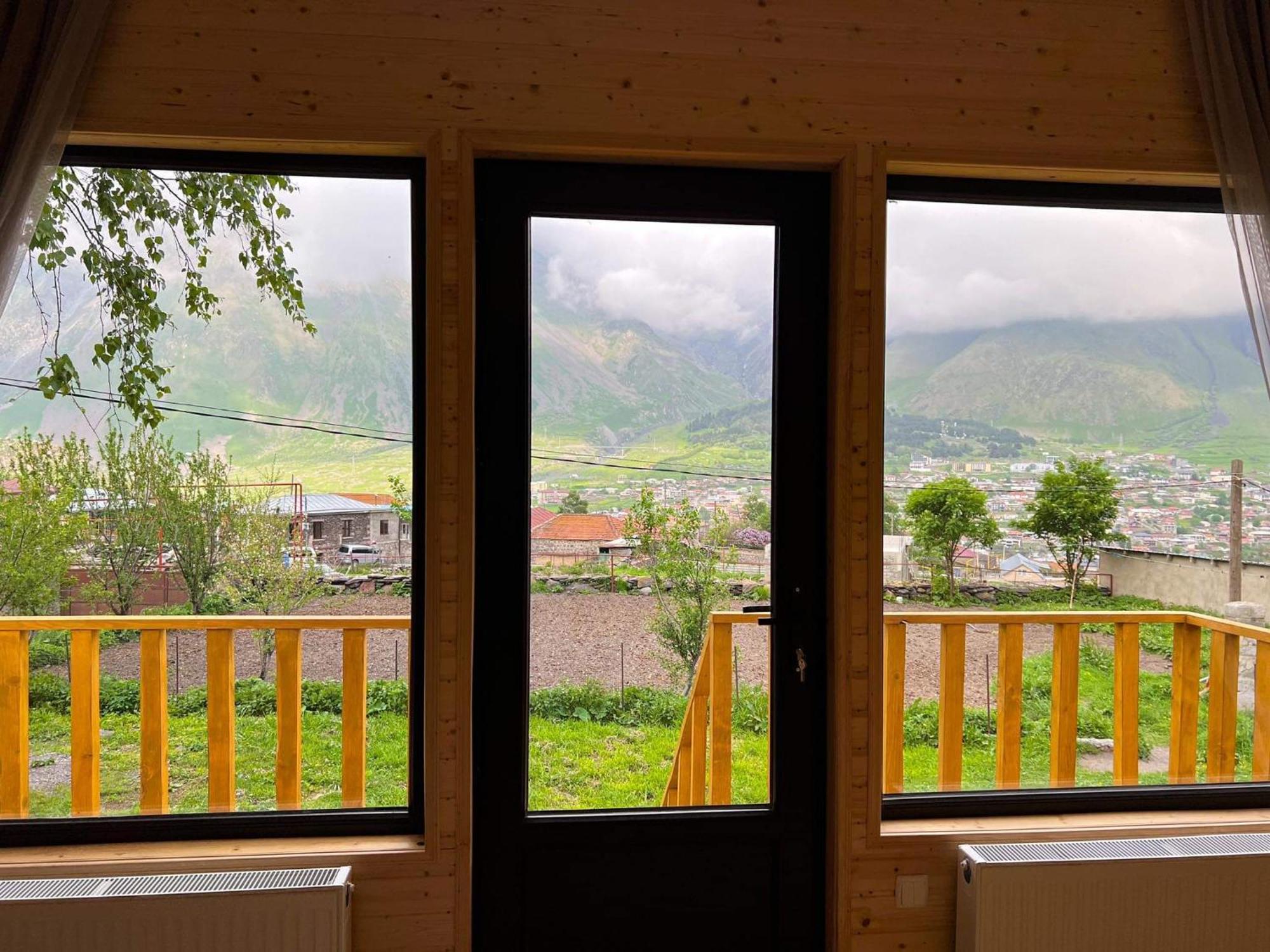 Pine Chalet Kazbegi Zimmer foto